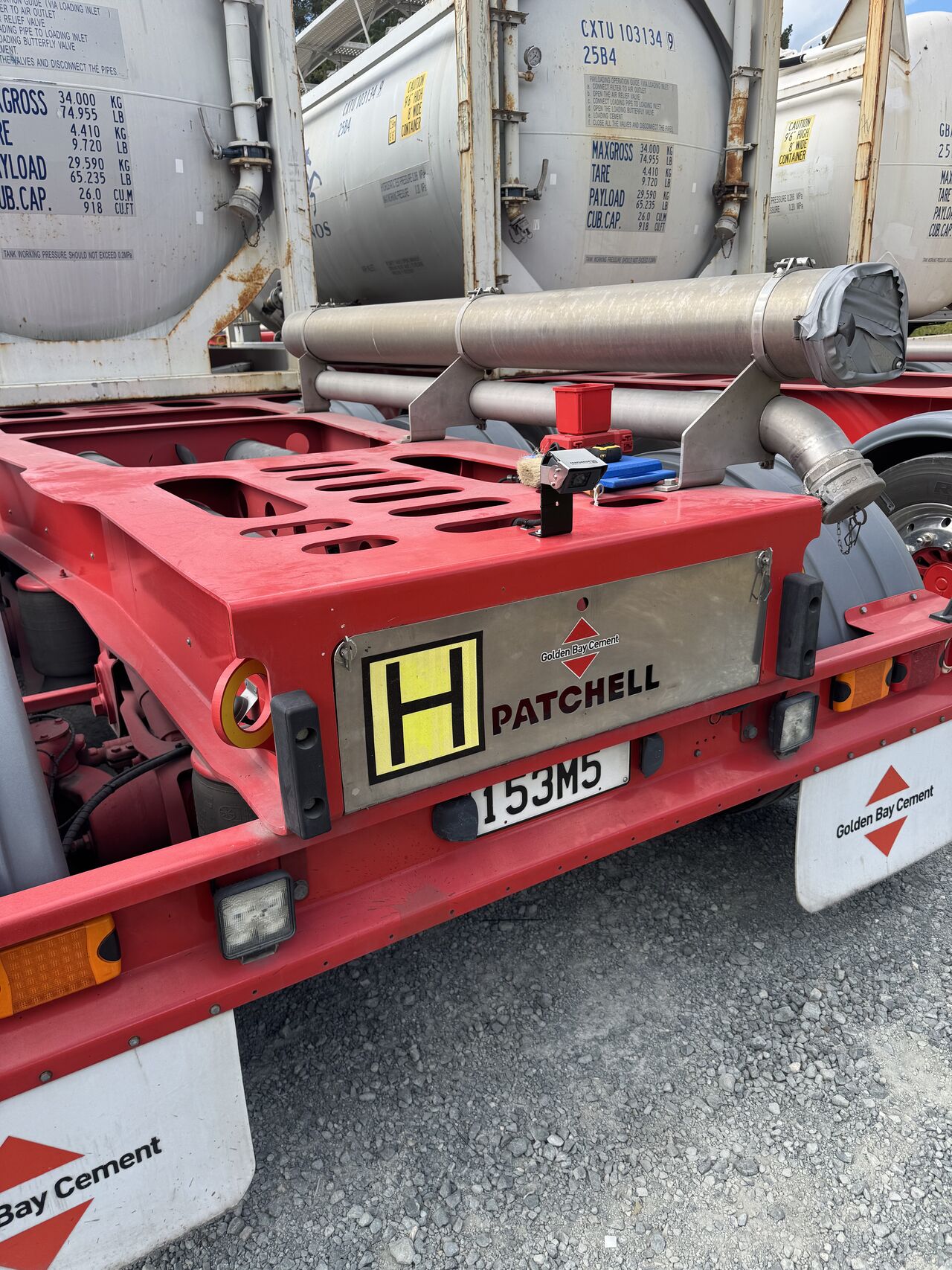 Reversing camera mounted on step-deck trailer